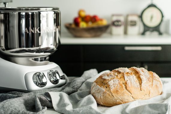 Domácí chleba z kuchyňského robotu Ankarsrum
